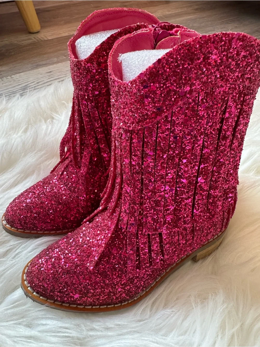 Toddler girls (size 8) hot pink glitter fringe fashion  boots - Bums & Roses